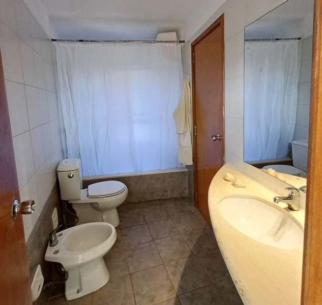 Casa en alquiler sobre Montoya, La Barra.